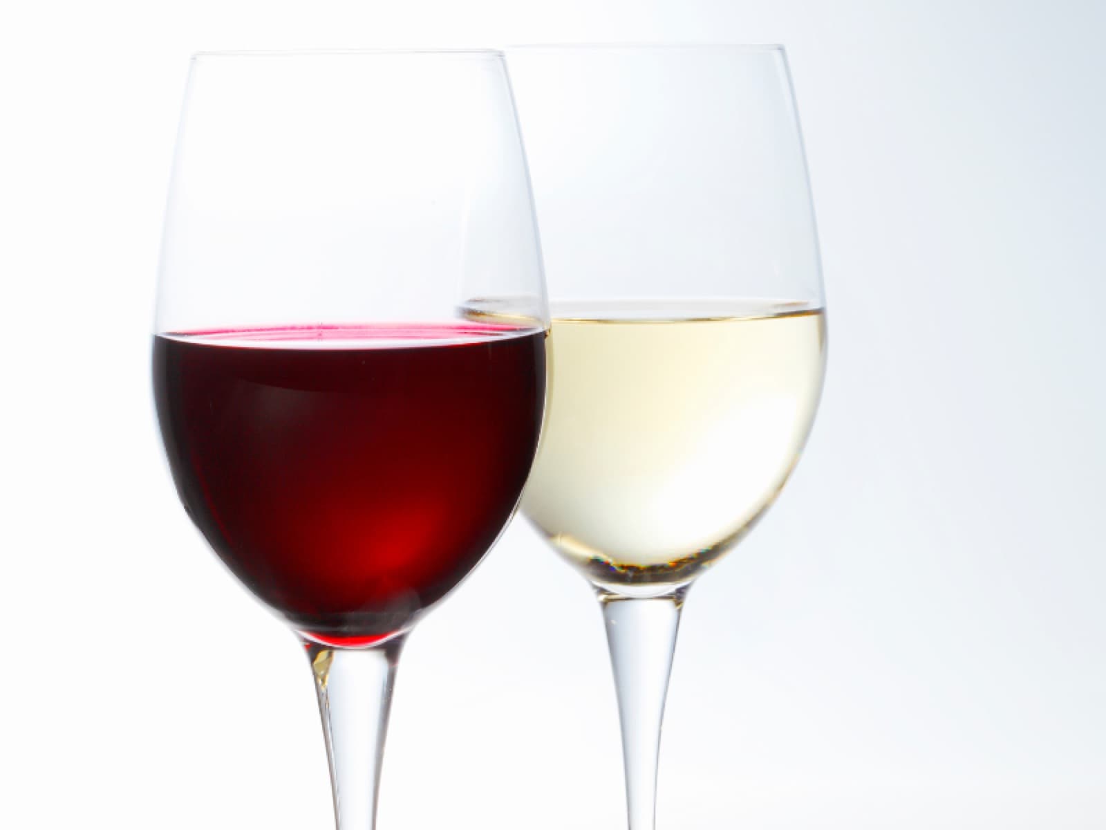 Diferenças e semelhanças entre vinhos tintos e vinhos brancos