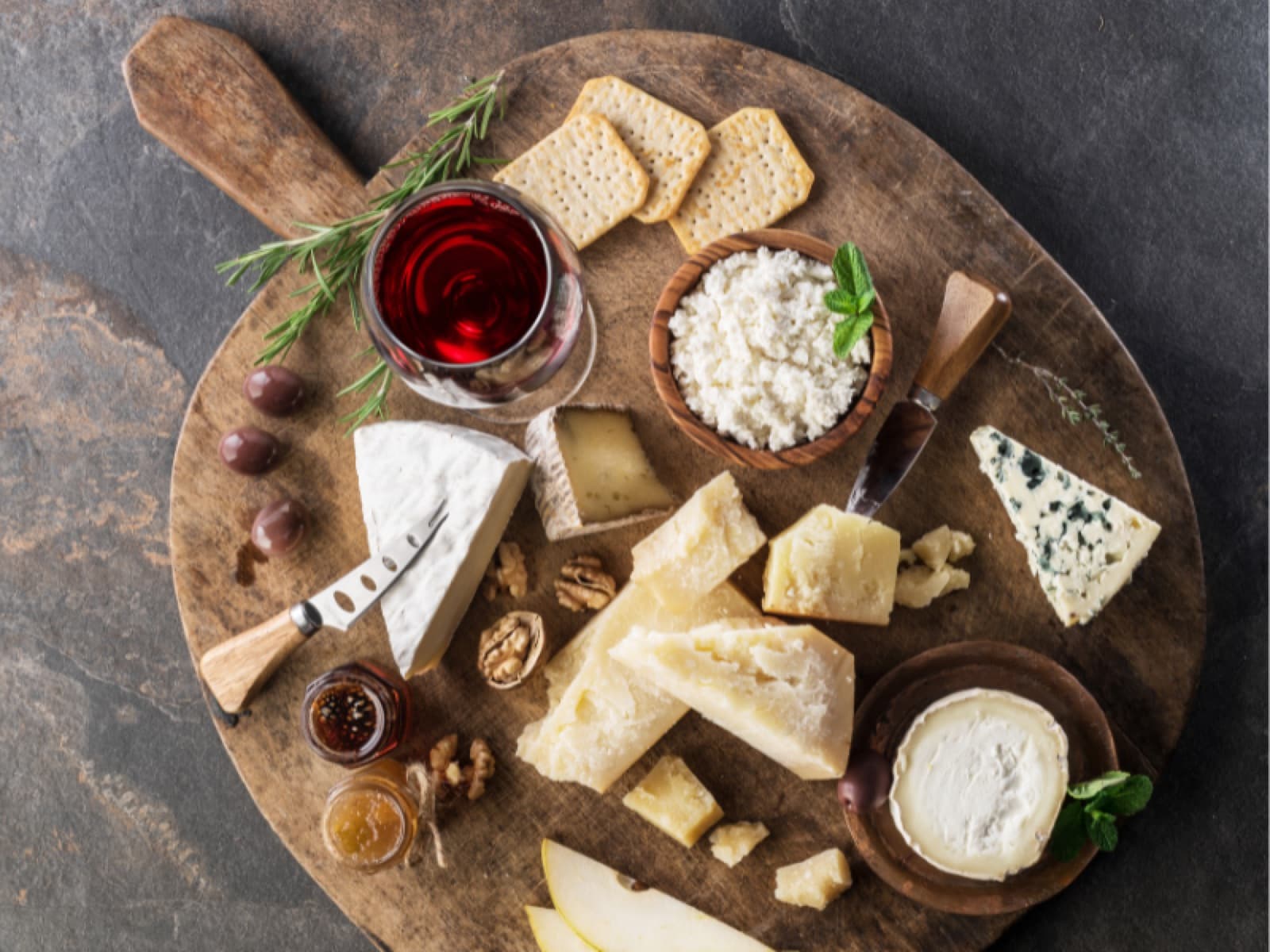 Queijos e vinhos: conheça as melhores combinações